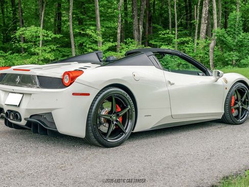 Used 2015 Ferrari 458 Spider RWD image 8