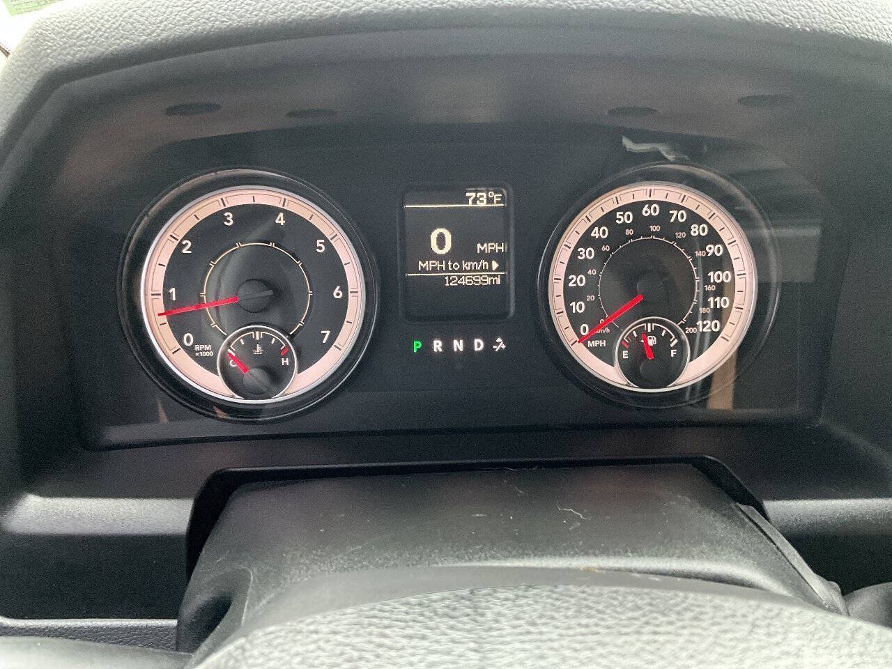 Used 2017 RAM 1500 ST w/ SXT Appearance Group AWD/4WD image 10