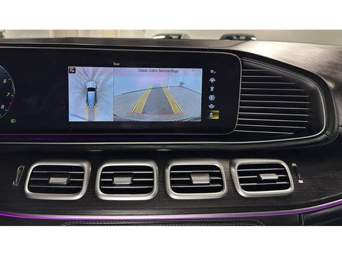Used 2023 Mercedes-Benz Maybach GLS 600 4MATIC image 35