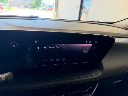 Used 2025 Buick Encore GX Preferred AWD/4WD image 15