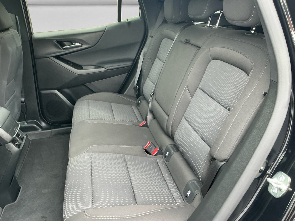 Used 2026 Chevrolet Equinox LT AWD/4WD image 14