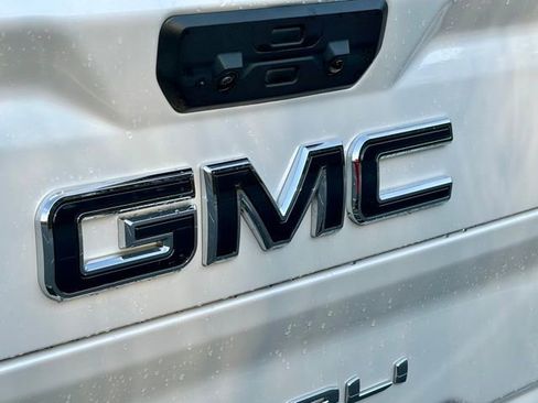 Used 2025 GMC Sierra 2500 Denali Ultimate image 15