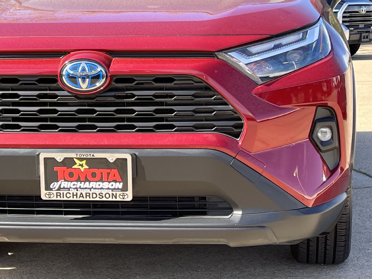 Used 2023 Toyota RAV4 XLE Premium AWD/4WD image 8