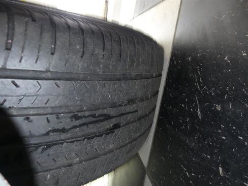 Used 2024 Buick Enclave Premium image 39