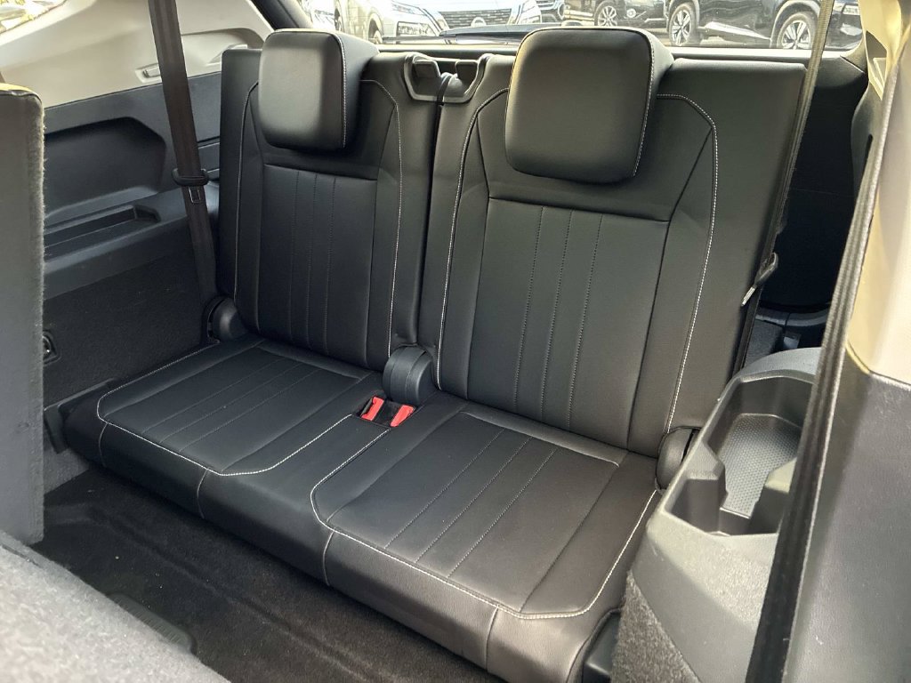 Used 2024 Volkswagen Tiguan SE FWD image 17