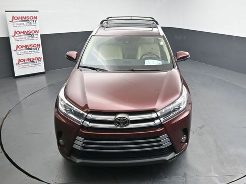 Used 2018 Toyota Highlander Limited Platinum AWD/4WD image 11