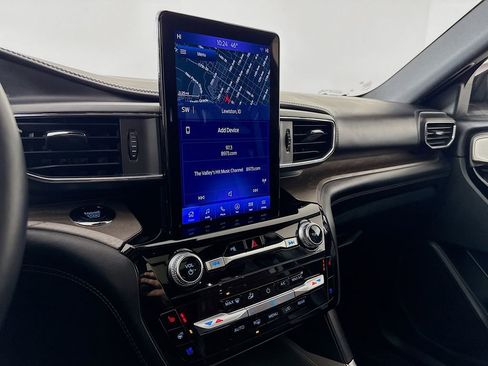 Used 2024 Ford Explorer Platinum w/ Technology Package image 17