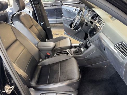 Used 2021 Volkswagen Tiguan S image 8
