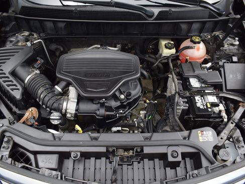 Used 2017 Cadillac XT5 Luxury w/ Driver Awareness Package image 9