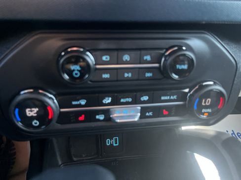 Used 2023 Ford Bronco Outer Banks AWD/4WD image 22