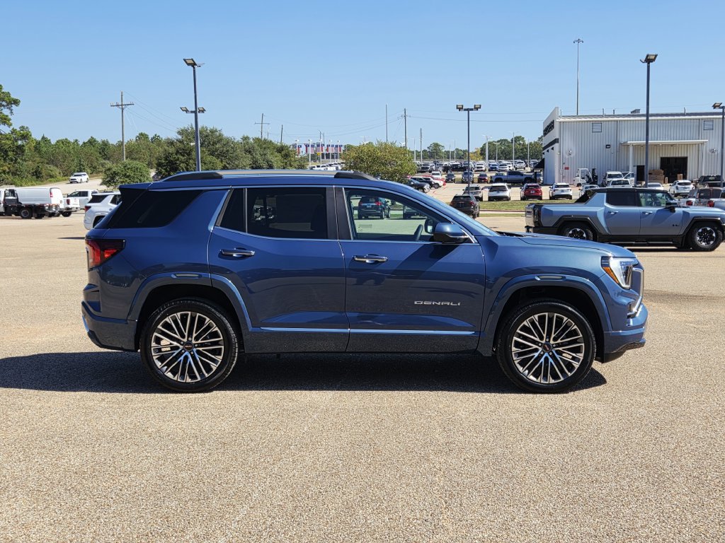 New 2027 GMC Terrain Denali w/ LPO, Floor Liner Package AWD/4WD image 4