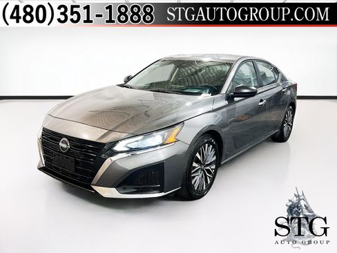 Used 2025 Nissan Altima 2.5 SV FWD image 1