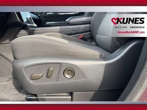 Used 2025 GMC Acadia Elevation AWD/4WD image 18