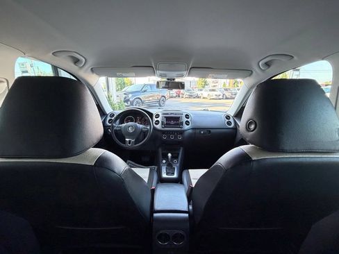 Used 2017 Volkswagen Tiguan S FWD image 16