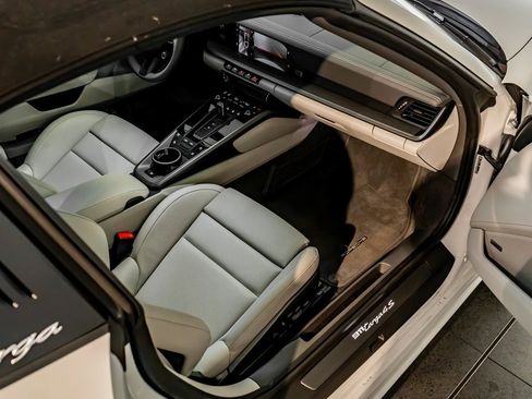 Certified 2024 Porsche 911 Targa 4S image 24