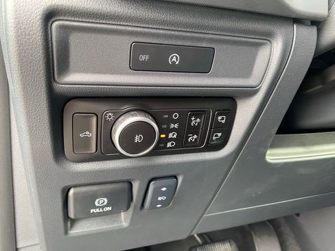 New 2025 Ford F150 Lariat w/ Equipment Group 501A Mid image 16