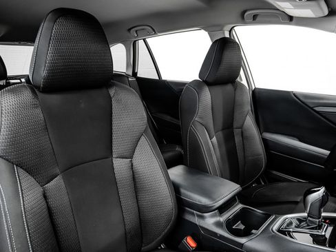 Used 2023 Subaru Outback Premium image 32