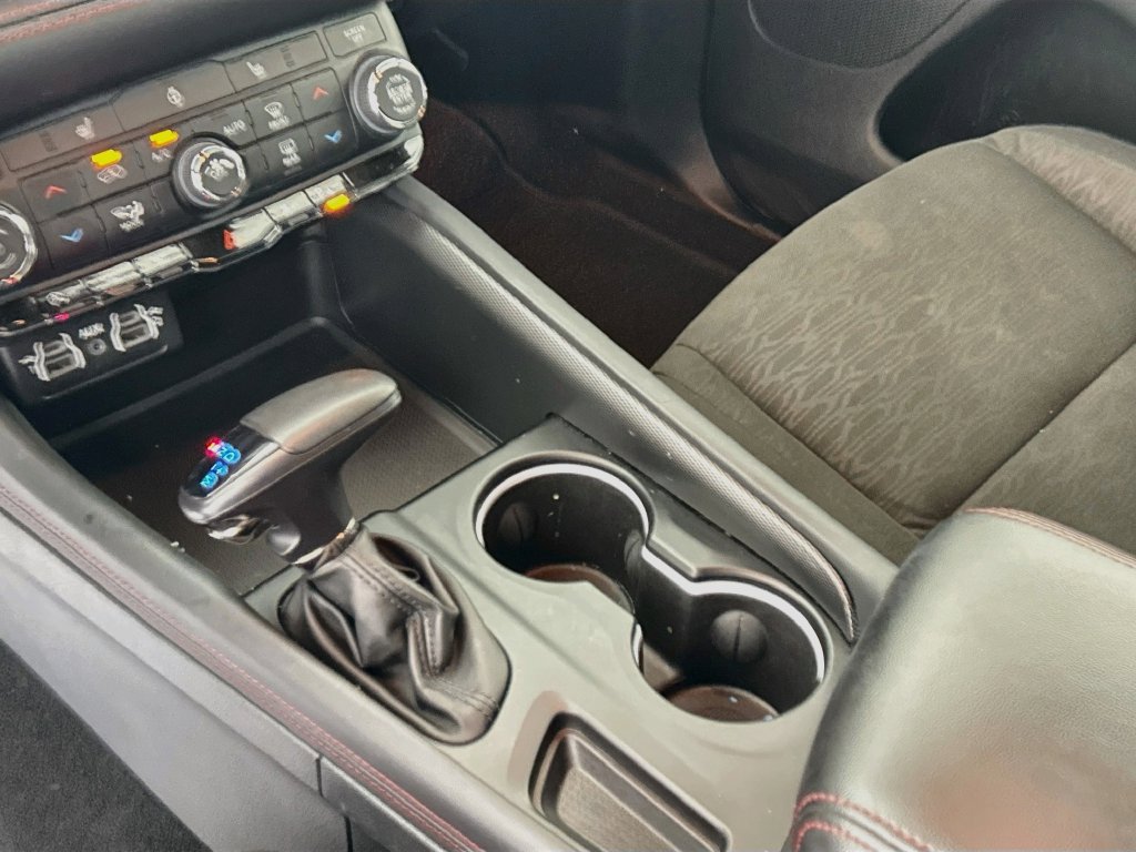 Used 2025 Dodge Durango GT RWD image 20