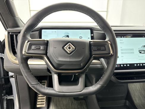 Used 2023 Rivian R1S Adventure image 28