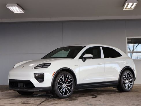 Used 2025 Porsche Macan 4S Electric image 1