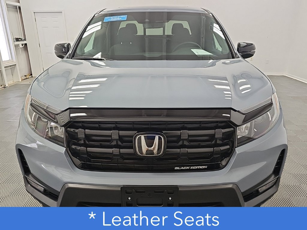 Used 2025 Honda Ridgeline Black Edition image 4