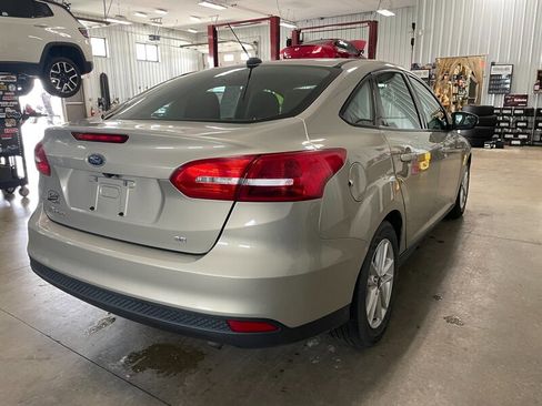Used 2016 Ford Focus SE image 6