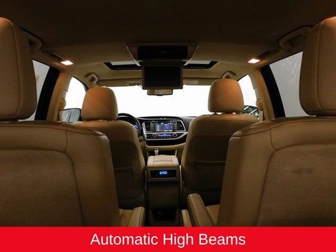 Used 2015 Toyota Highlander Limited image 17