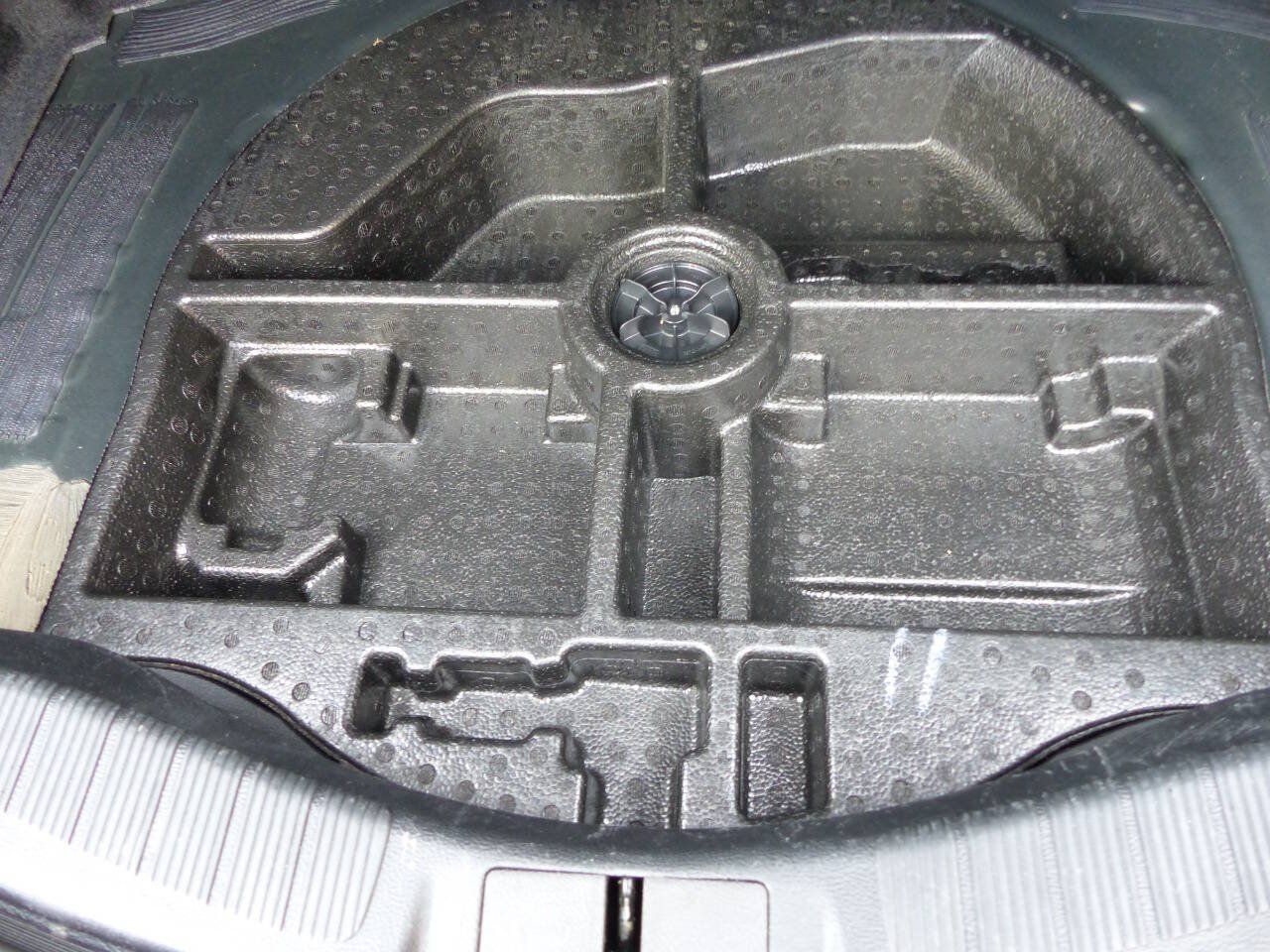 Used 2020 Ford Fusion SE FWD image 48