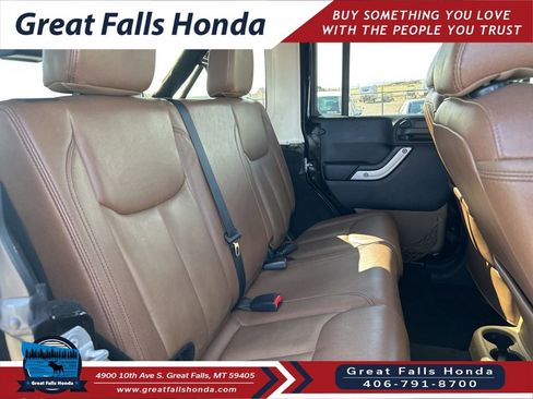 Used 2017 Jeep Wrangler Unlimited Sahara w/ Dual Top Group image 28