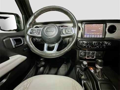 Certified 2022 Jeep Gladiator Overland image 32