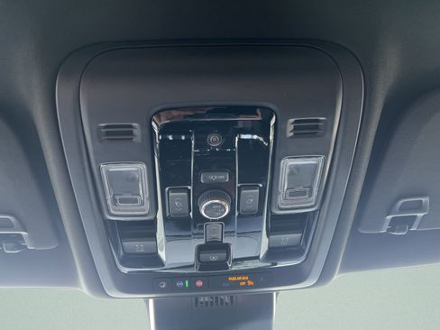 New 2026 GMC Yukon Denali w/ Sun & Power Step Package AWD/4WD image 21