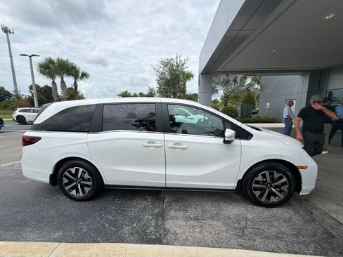 Used 2026 Honda Odyssey EX-L image 3
