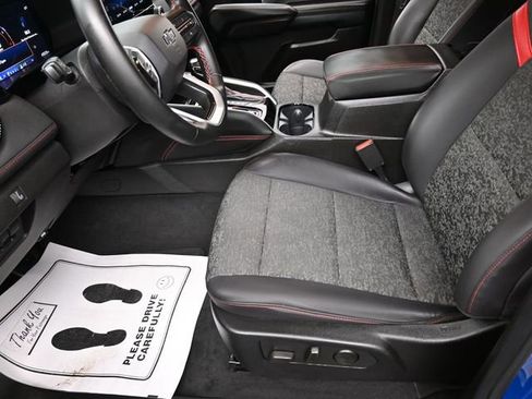 Used 2024 Chevrolet Colorado Z71 w/ Z71 Convenience Package 2 image 15