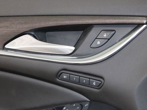 Used 2022 Buick Enclave Avenir w/ Avenir Technology Package image 37