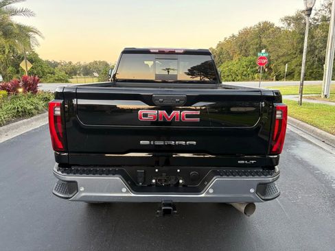 Used 2024 GMC Sierra 2500 SLT w/ SLT Convenience Package image 5
