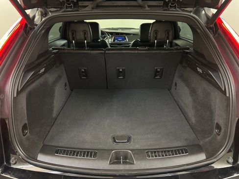 Used 2022 Cadillac XT4 Premium Luxury w/ Safety Alert Package image 31