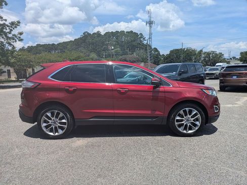 Used 2018 Ford Edge Titanium w/ Equipment Group 302A AWD/4WD image 3