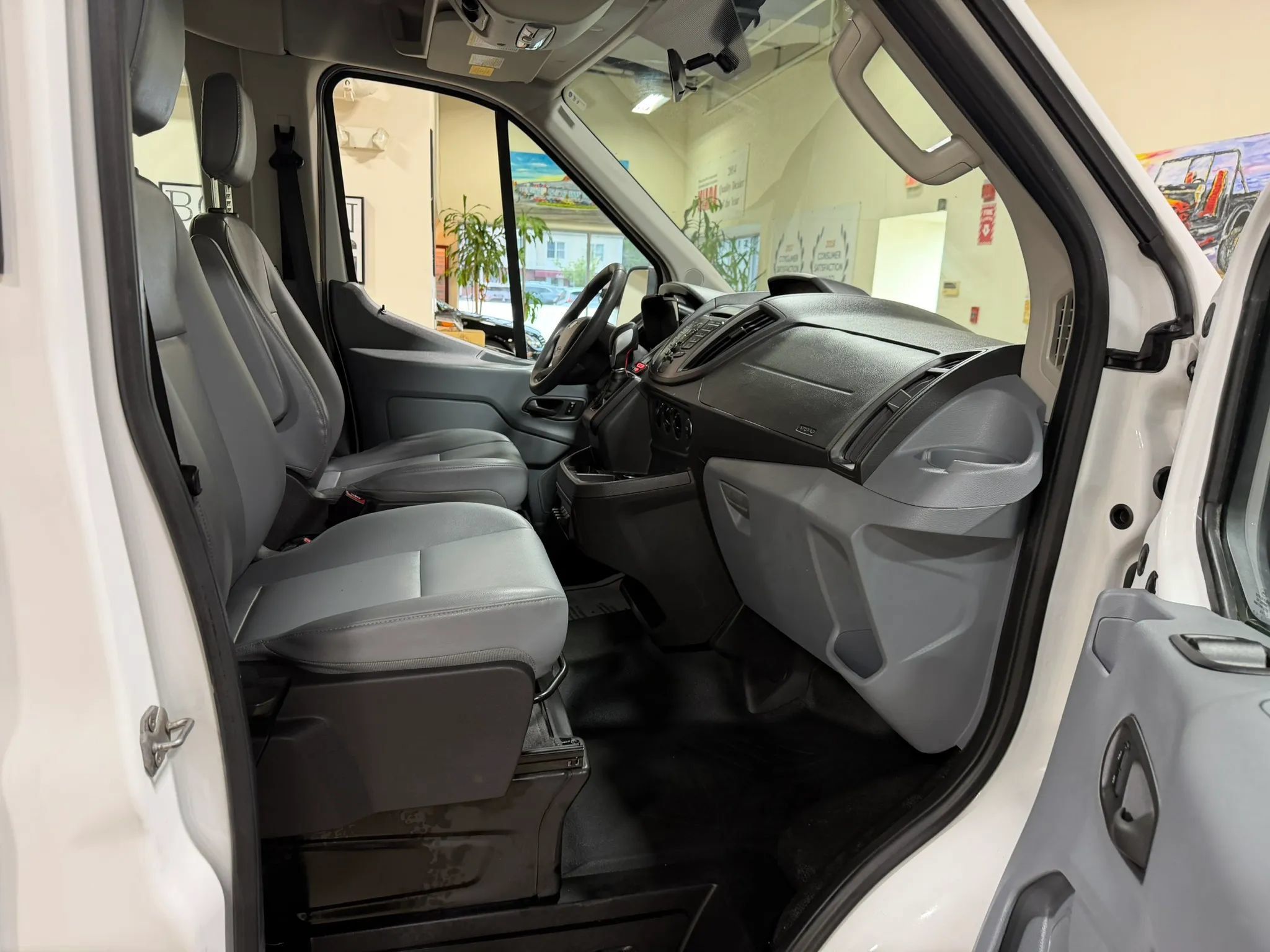 Used 2015 Ford Transit 350 XL RWD image 30