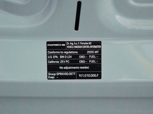 New 2025 Porsche Taycan GTS image 40