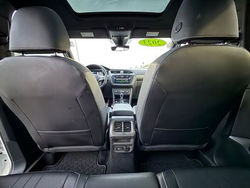 Used 2023 Volkswagen Tiguan SE R-Line image 14