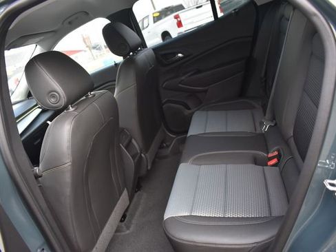 New 2026 Chevrolet Trax LT w/ LPO, Blackout Package image 18