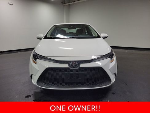 Used 2022 Toyota Corolla LE FWD image 3