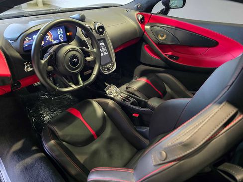 Used 2019 McLaren 570S image 5