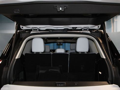 Used 2025 Ford Expedition Platinum w/ Platinum Ultimate Package image 46