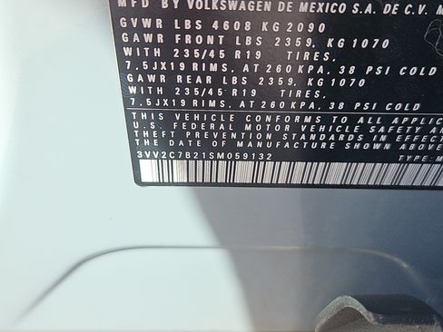 Certified 2025 Volkswagen Taos SE AWD/4WD image 8