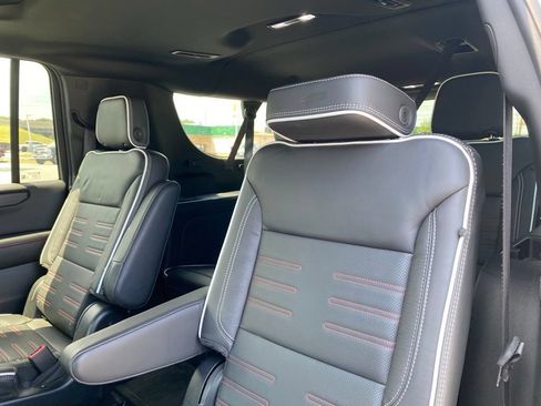 Used 2025 GMC Yukon XL AT4 Ultimate w/ LPO, Floor Liner Package AWD/4WD image 28