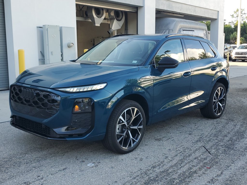 New 2026 Audi Q3 quattro 2.0T AWD/4WD image 9