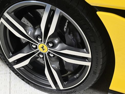 Certified 2020 Ferrari Portofino image 29