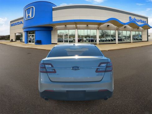 Used 2018 Ford Taurus SEL w/ Equipment Group 201A image 7
