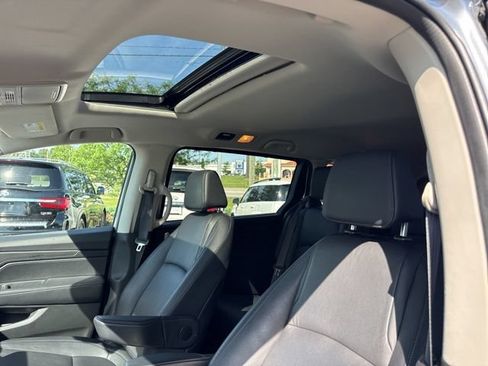 Used 2025 Honda Odyssey EX-L image 2